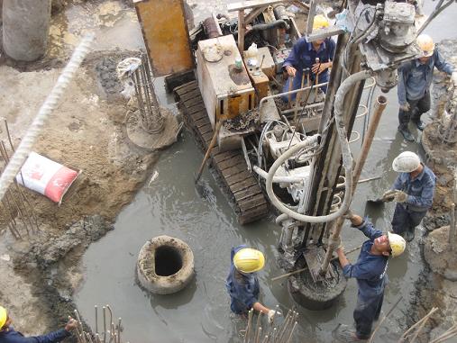 máy bơm nước hố móng